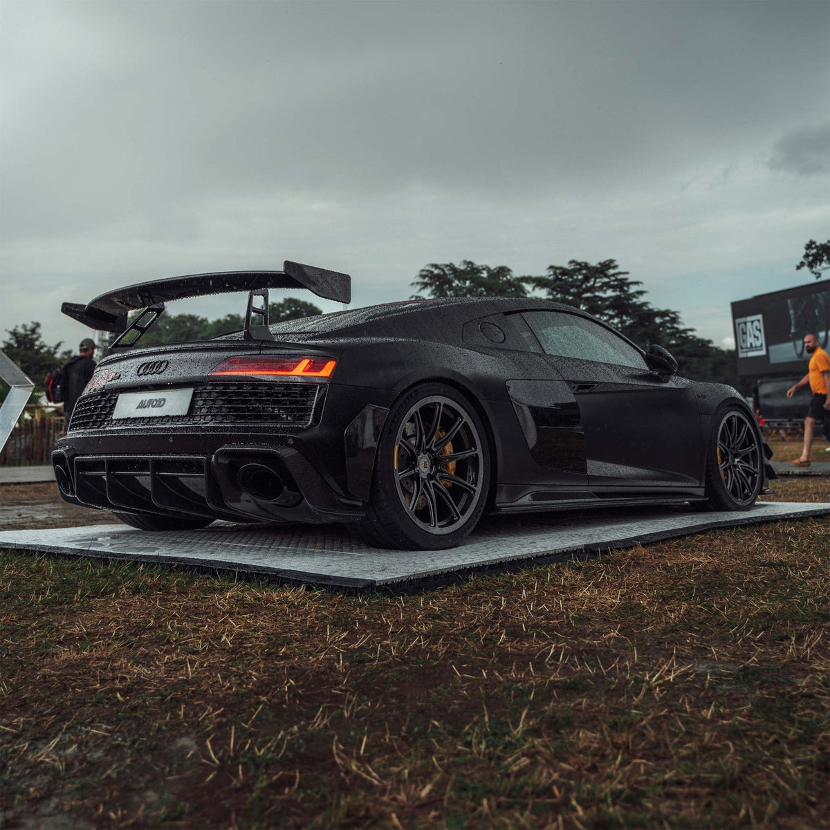 Audi R8 4S Facelift LCI Pre-Preg Carbon Fibre Rear Bumper Canards by FORM (2021-2024) - Evolve Automotive