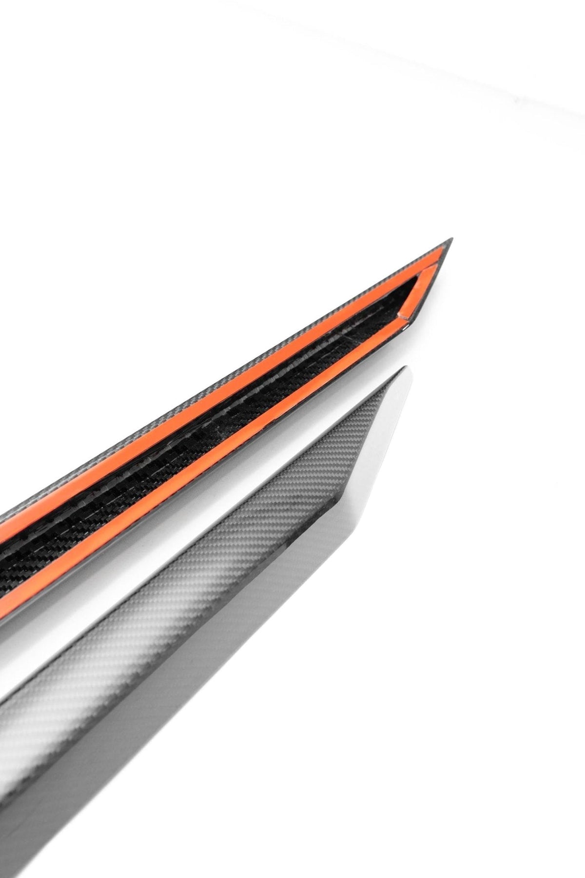 BMW M5 G90 G99 Pre-Preg Carbon Fibre Side Skirts by FORM (2024+) - Evolve Automotive