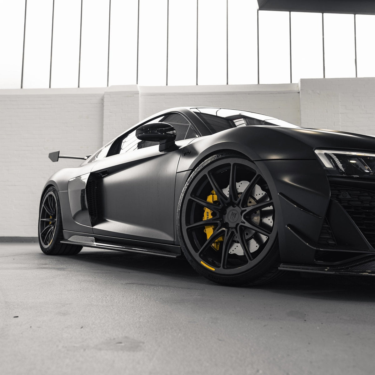 Audi R8 4S Facelift Pre-Preg Carbon Fibre Side Skirts by FORM - Evolve Automotive