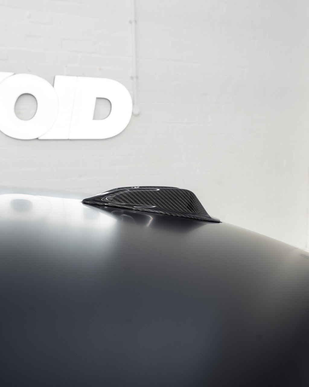 BMW 5 Series G60 & M5 G90 Pre-Preg Carbon Fibre Shark Fin Aerial Cover by FORM (2024+) - Evolve Automotive