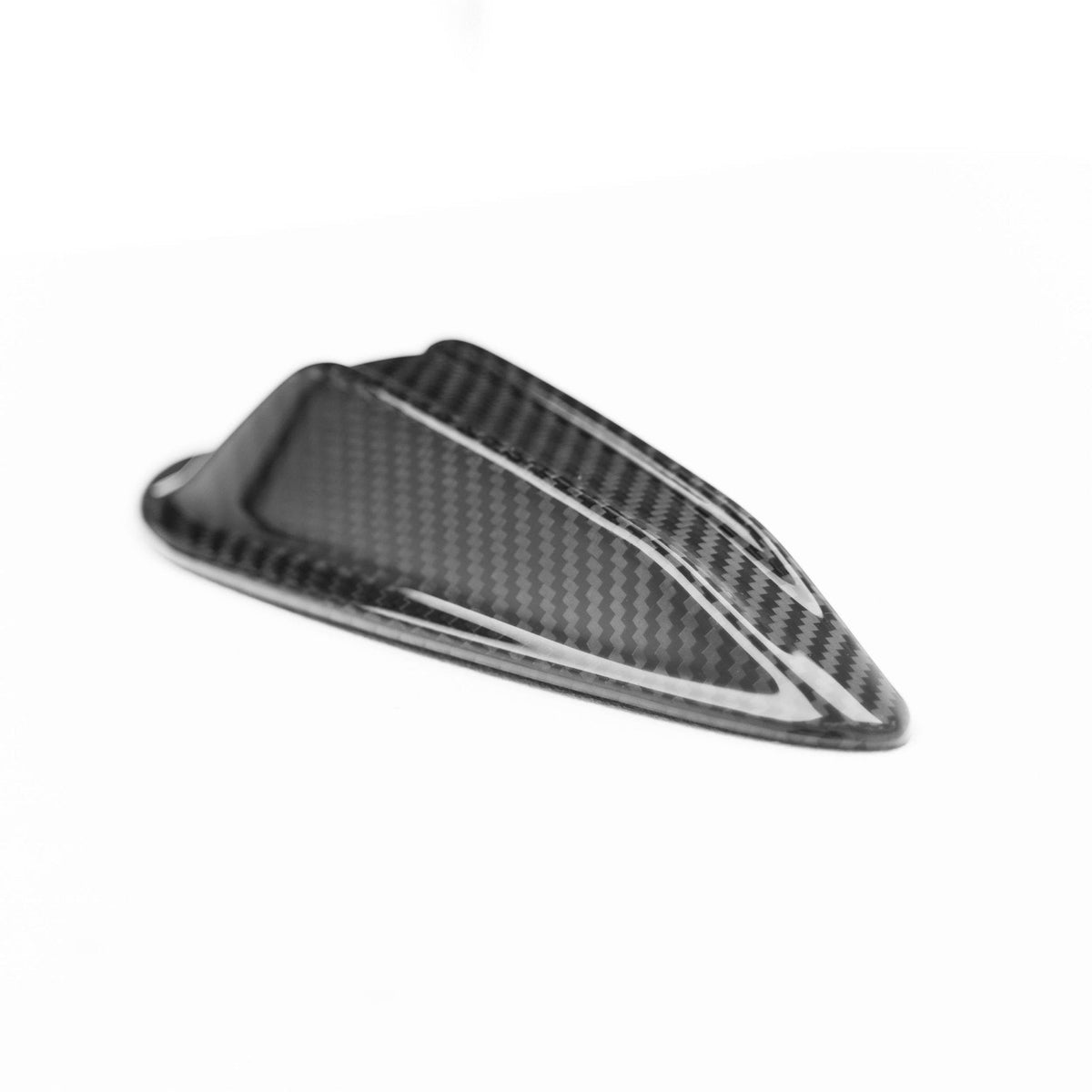 BMW 5 Series G60 & M5 G90 Pre-Preg Carbon Fibre Shark Fin Aerial Cover by FORM (2024+) - Evolve Automotive