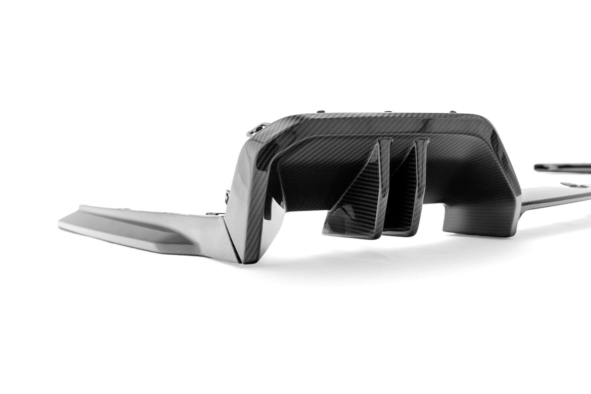 BMW 5 Series & i5 G60 G61 Pre-Preg Carbon Fibre Rear Diffuser by FORM (2024+) - Evolve Automotive