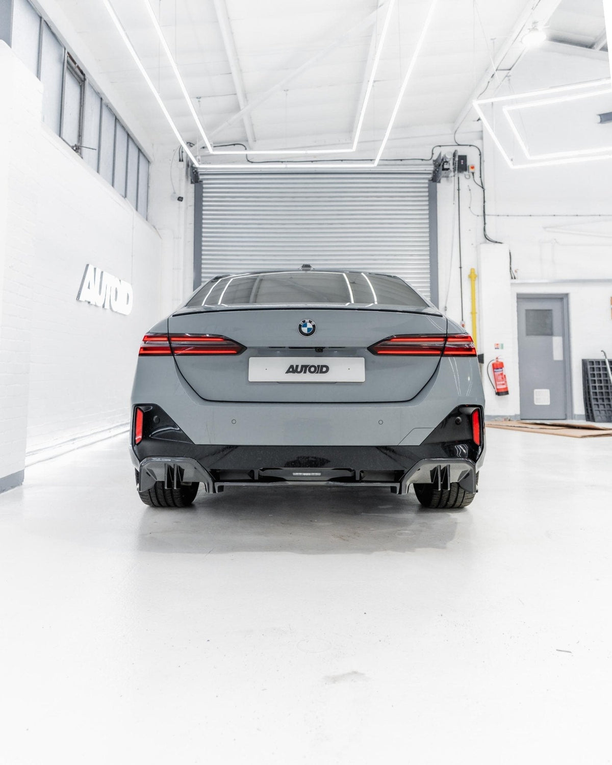 BMW 5 Series & i5 G60 G61 Pre-Preg Carbon Fibre Rear Diffuser by FORM (2024+) - Evolve Automotive