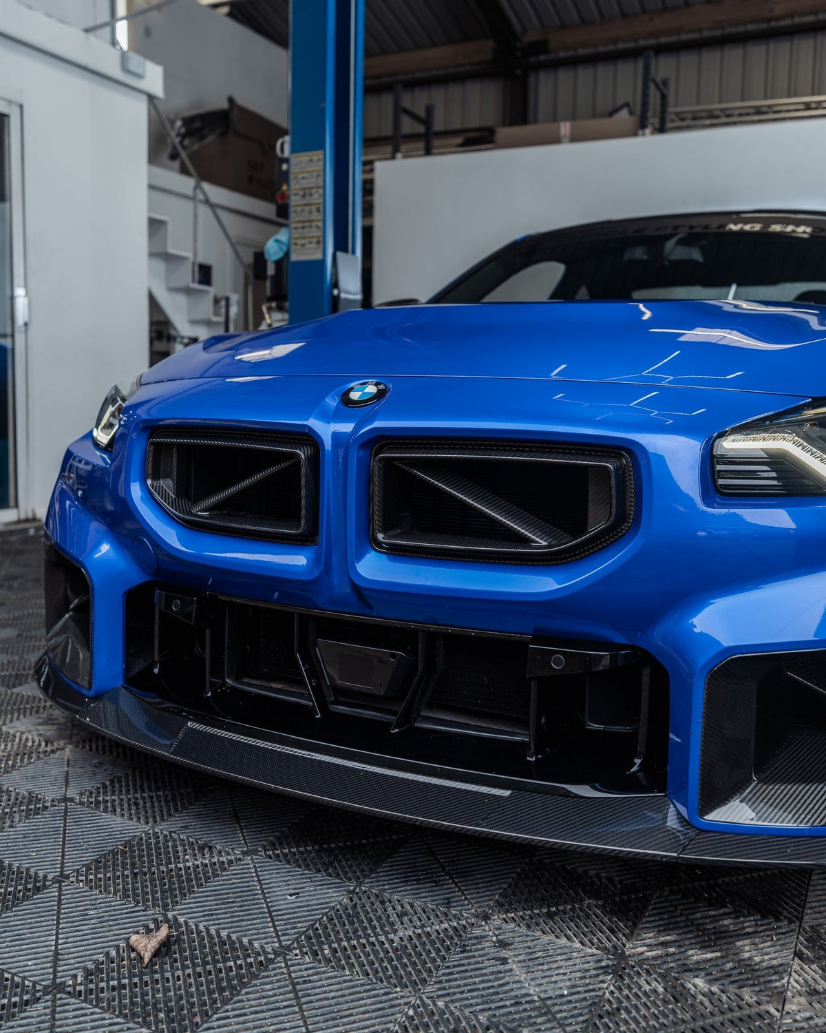 BMW M2 G87 Pre-Preg Performance Carbon Fibre Front Grilles by FORM (2023+) - Evolve Automotive
