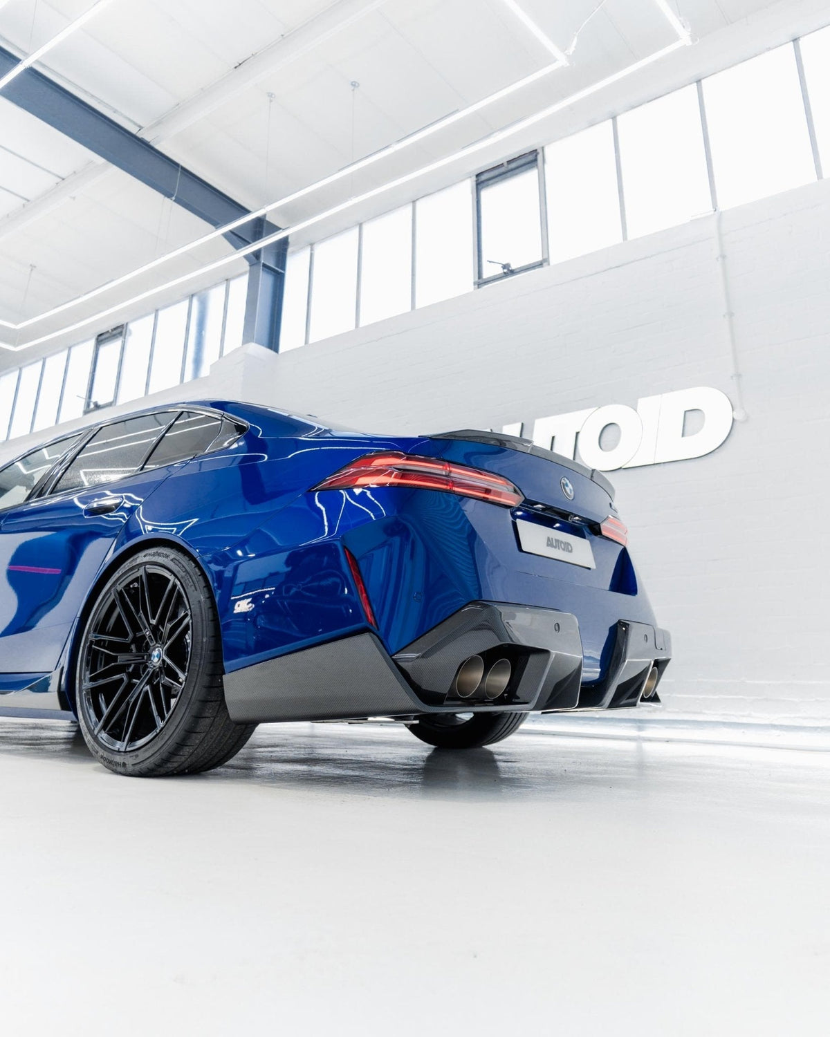 BMW M5 G90 G99 Pre-Preg Carbon Fibre Rear Diffuser by FORM (2024+) - Evolve Automotive