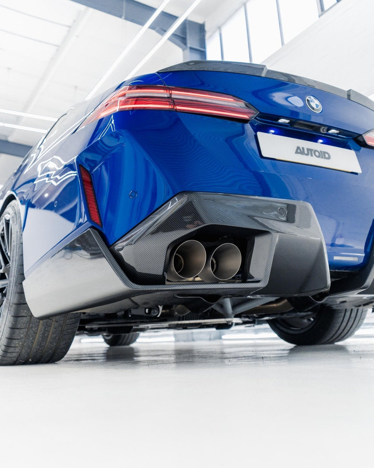 BMW M5 G90 G99 Pre-Preg Carbon Fibre Rear Diffuser by FORM (2024+) - Evolve Automotive