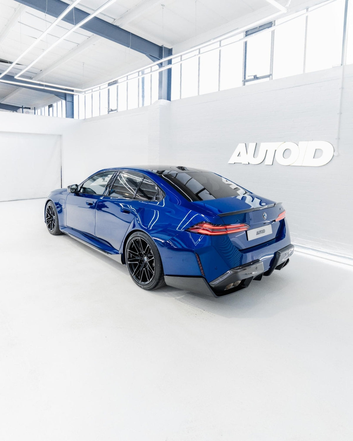 BMW M5 G90 G99 Pre-Preg Carbon Fibre Rear Diffuser by FORM (2024+) - Evolve Automotive