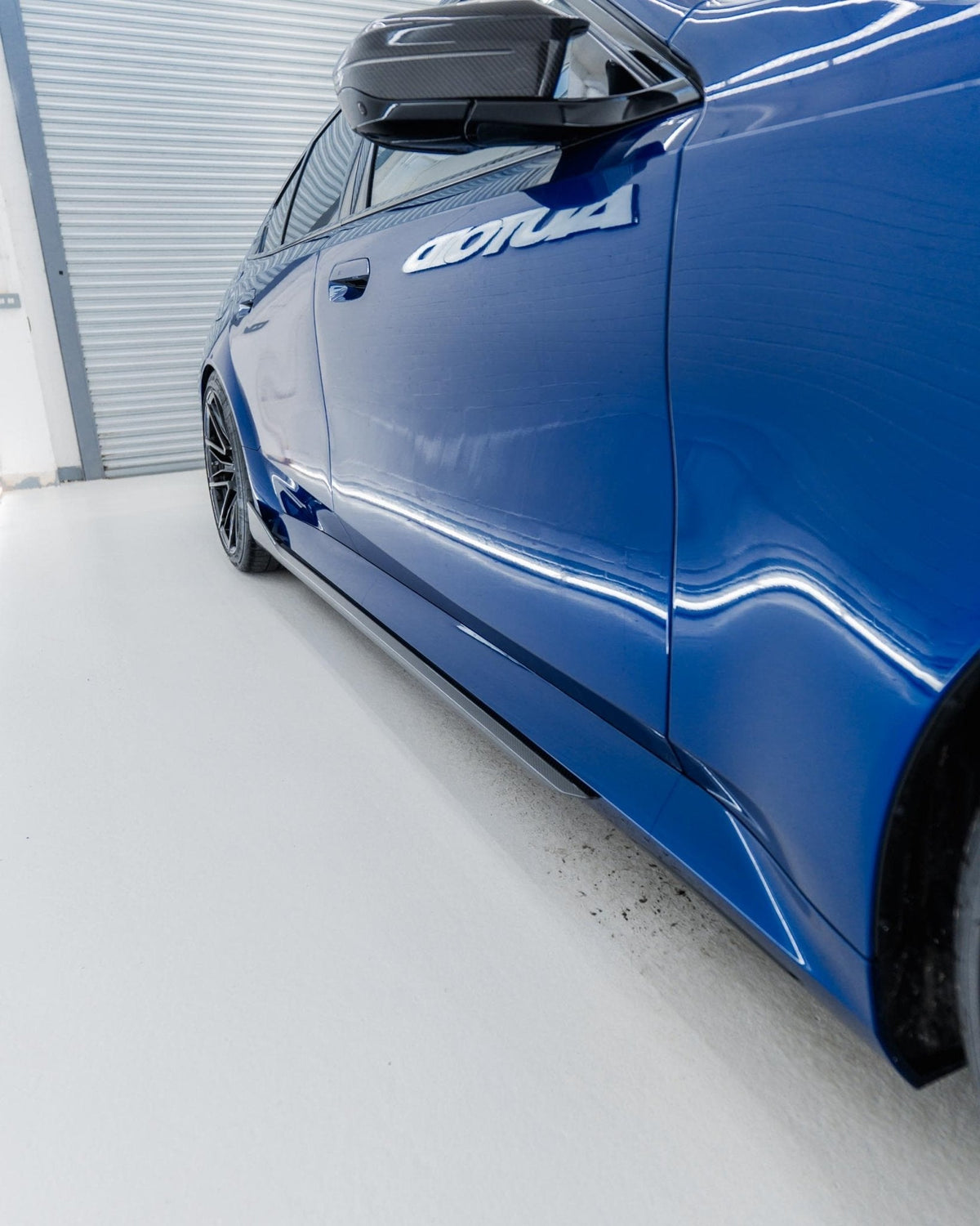 BMW M5 G90 G99 Pre-Preg Carbon Fibre Side Skirts by FORM (2024+) - Evolve Automotive