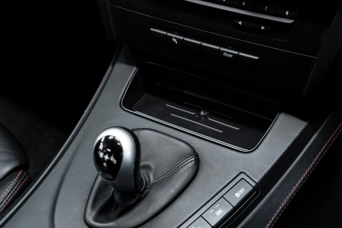 INDUKTIV Wireless Charging System - BMW E90 | E91 | E92 | E93 (Inc M3) - Evolve Automotive